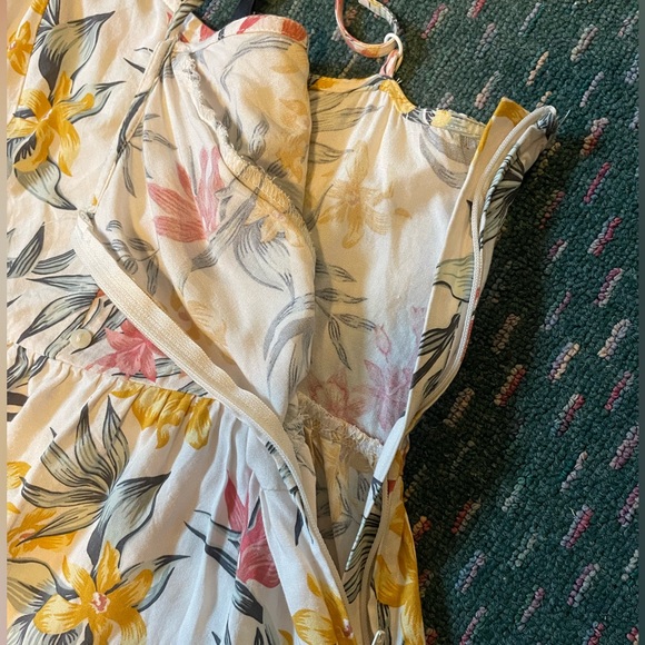 H&M floral flowy mini dress - Picture 4 of 4